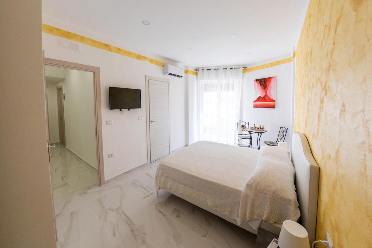 B&B Mary Sant'Elia Naples Exterior photo